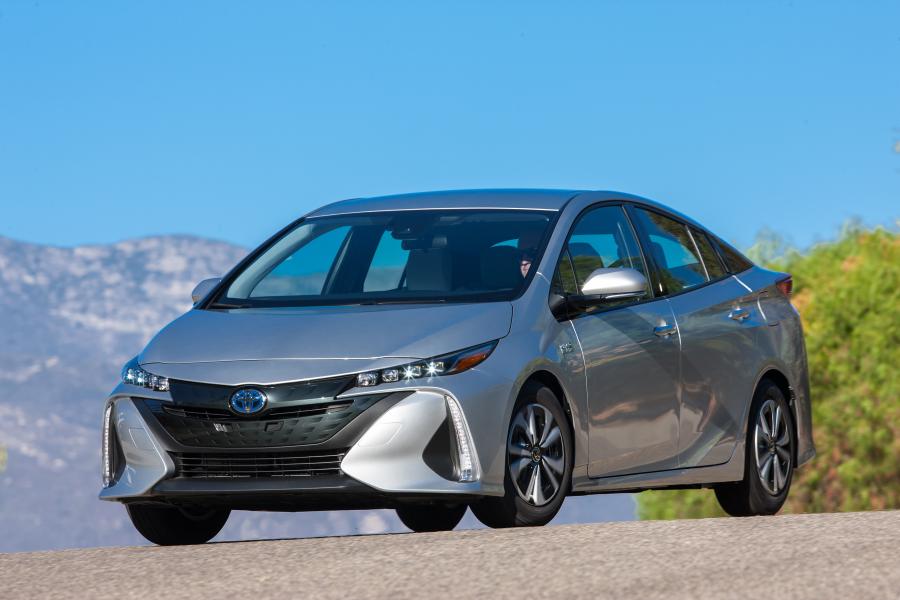  Toyota Prius Prime 2016 года  (NA) (фото 23 из 55)